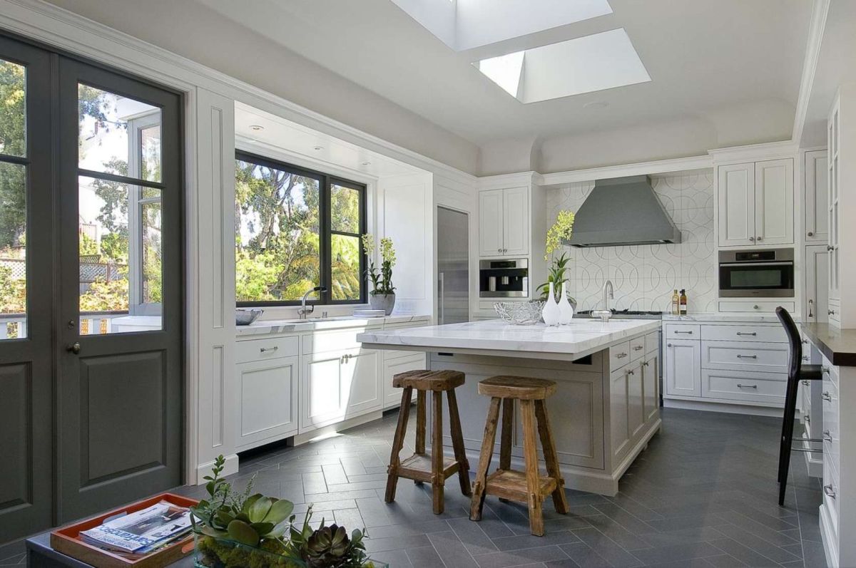 Beautiful kitchen design with chevron floor