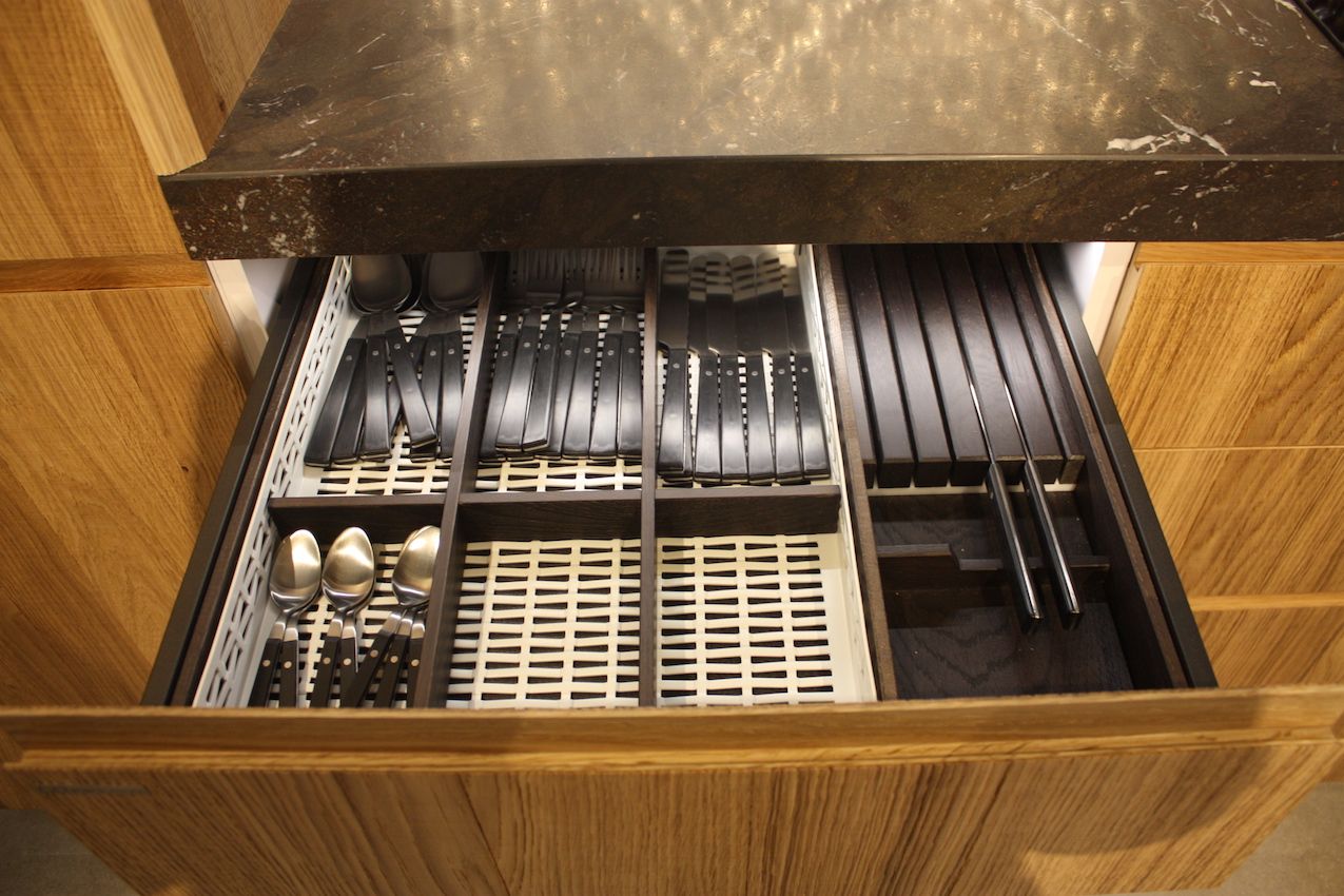 pocelanosa organized drawer inside