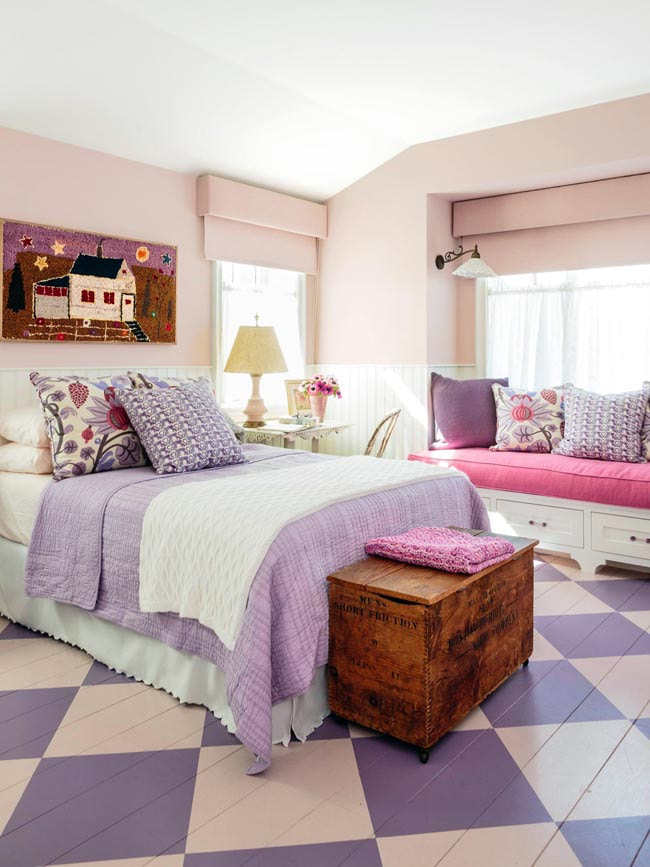бледно-розовые шторы в спальне