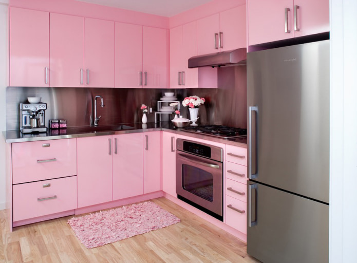 нежно-розовая кухня