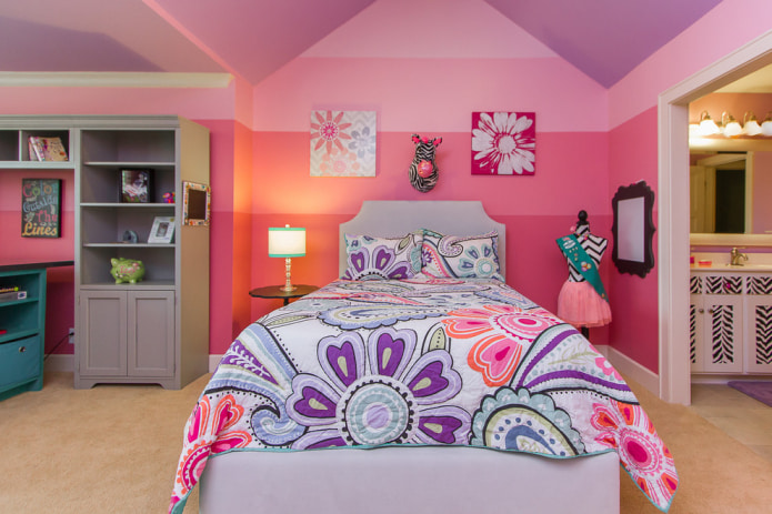 Сиренево-розовая спальня