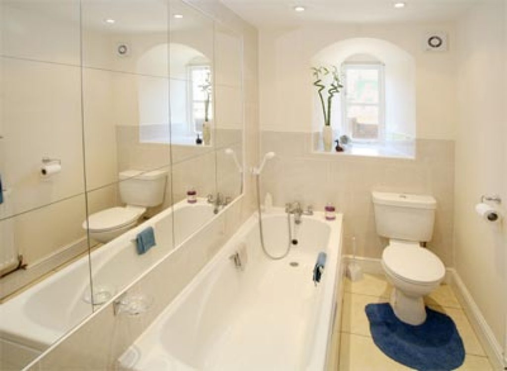 Дизайн ванной комнаты в хрущевке белый цвет и светлые тона