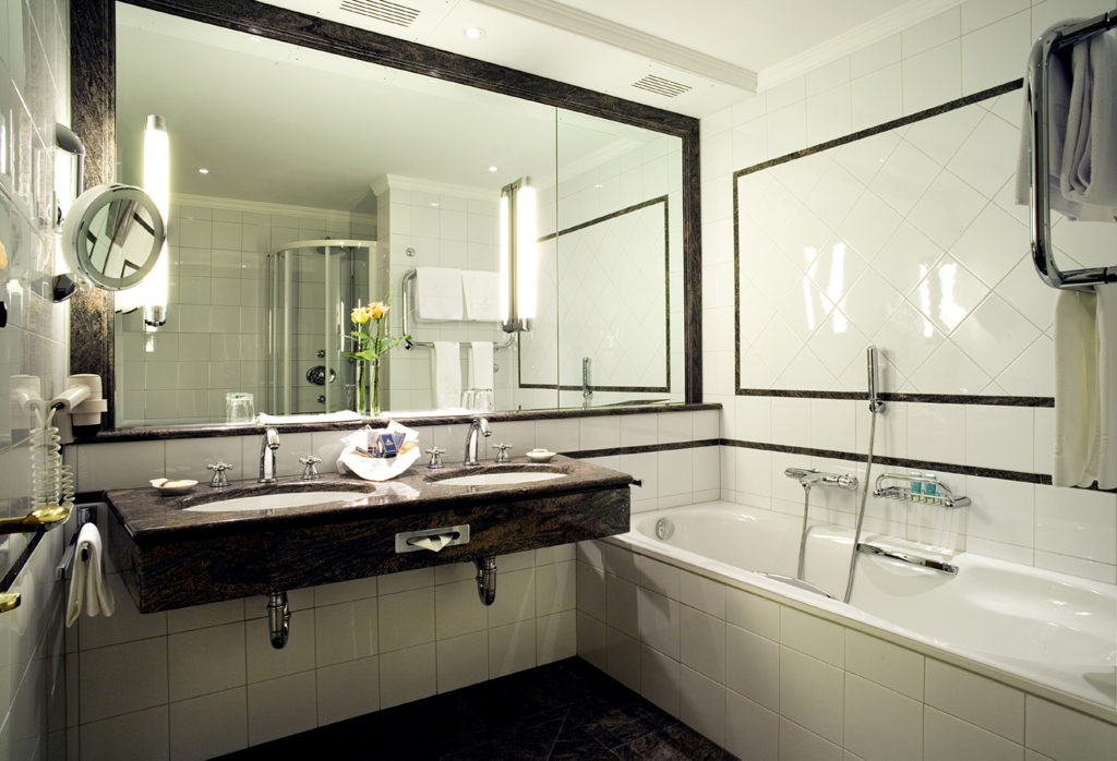 Дизайн ванной комнаты в хрущевке зеркало