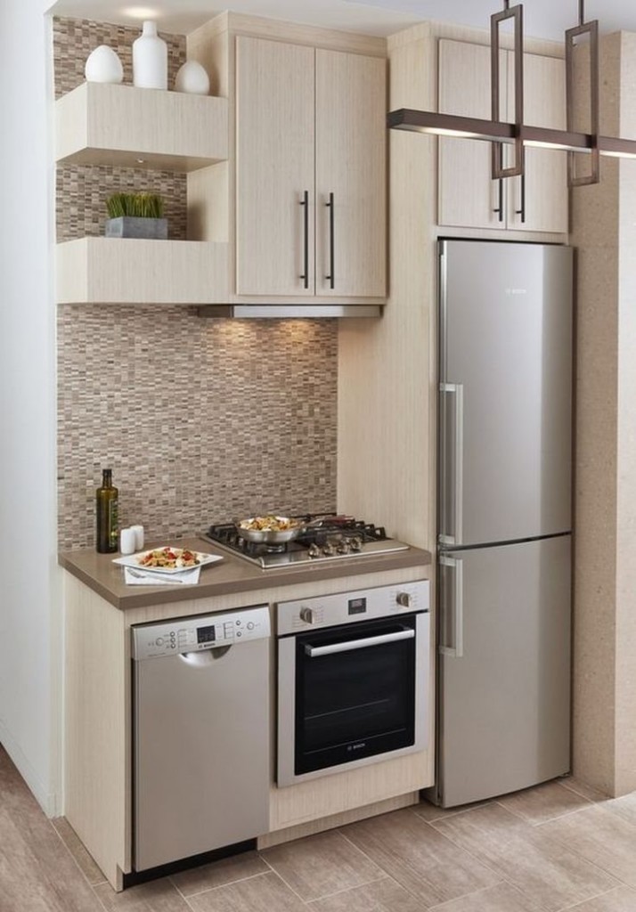 Линейная мини-кухня с двухкамерным холодильником