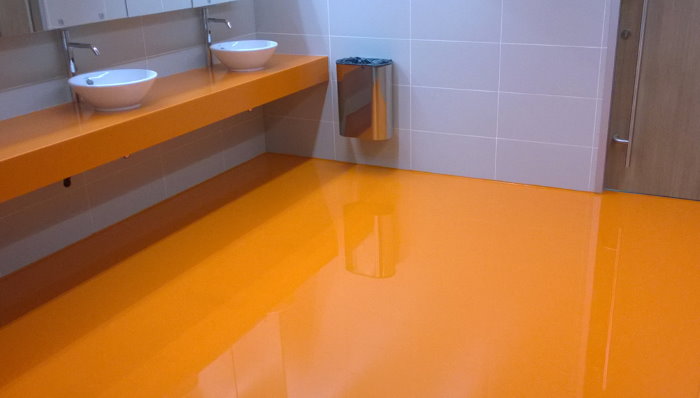 Оранжевый наливной пол полиуретанового типа