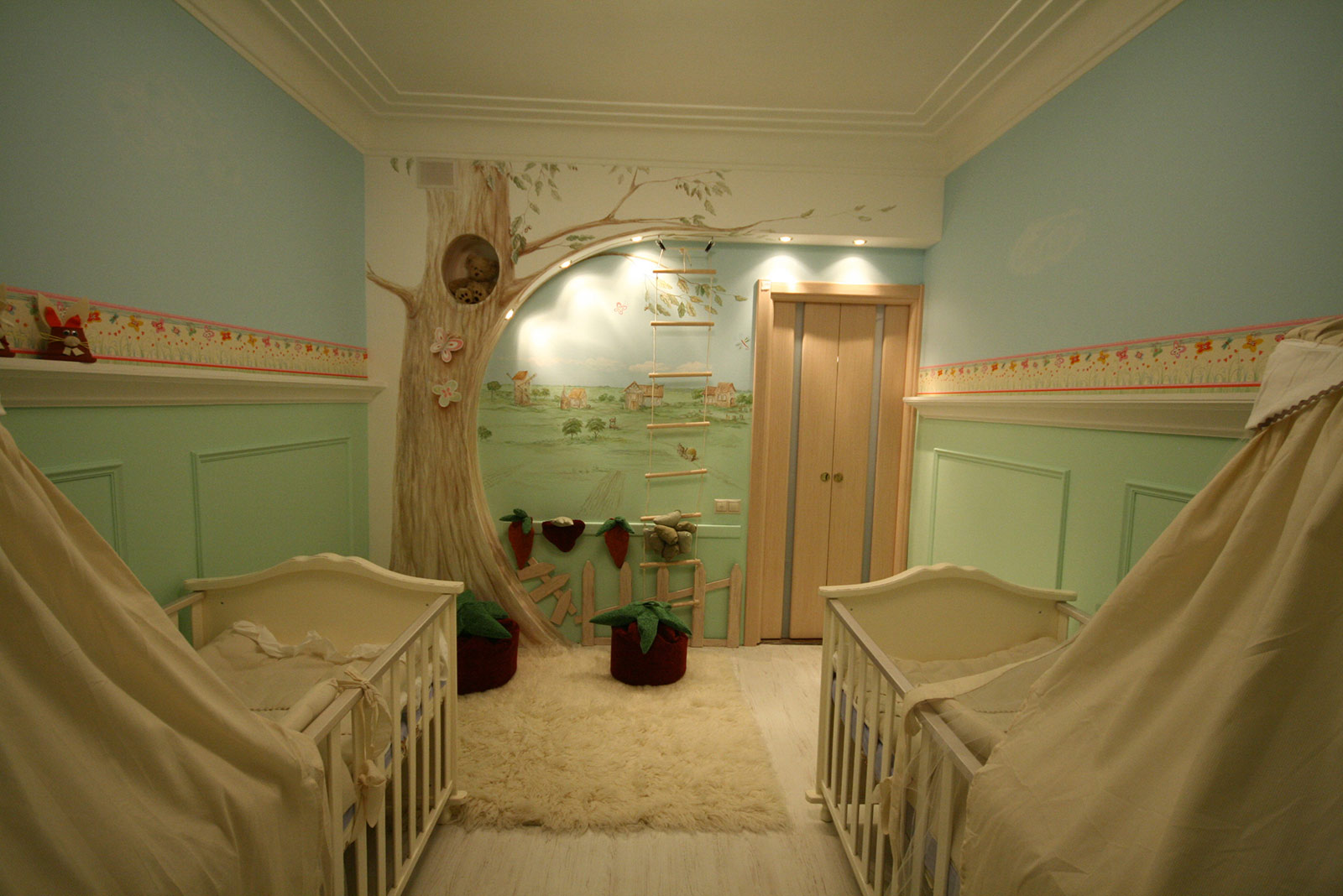 Красивый дизайн маленькой детской комнаты