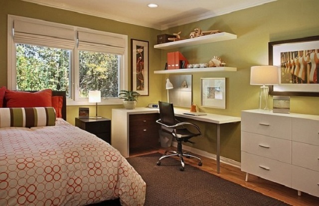 Освещение в спальне, так же, как и в других комнатах квартиры, требует определенного зонирования.