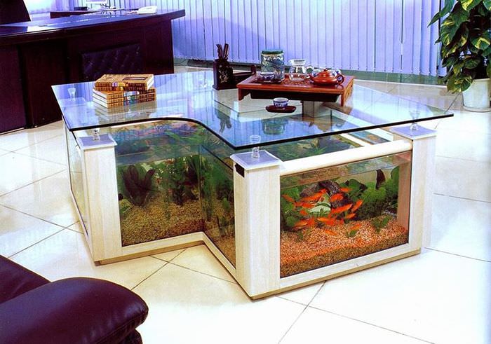 Журнальный столик с встроенным аквариумом